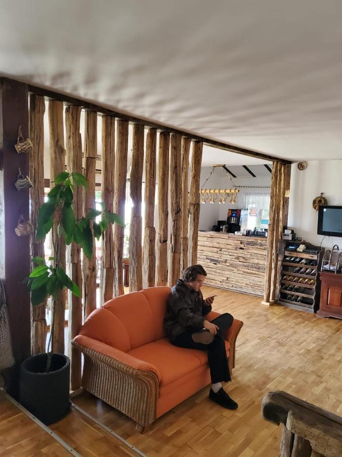 Hanu Lu Mos Opinca Deva Buitenkant foto