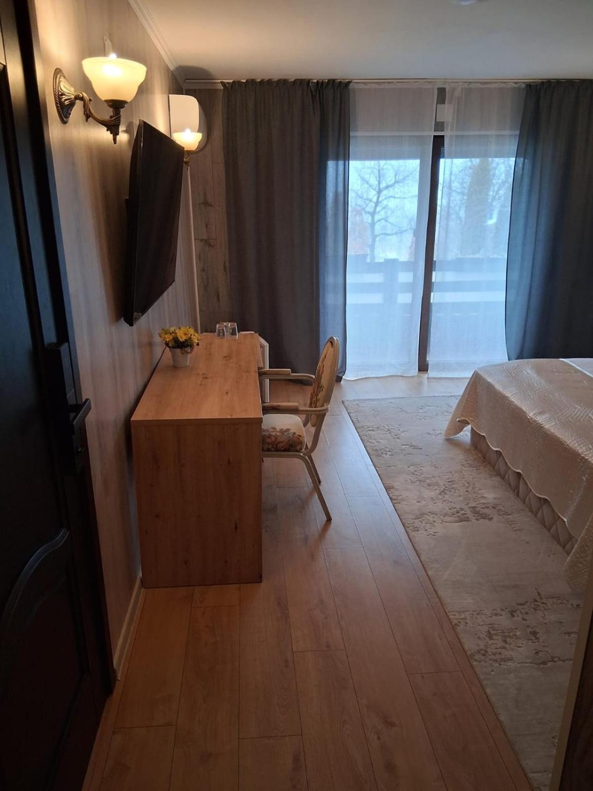 Hanu Lu Mos Opinca Deva Buitenkant foto